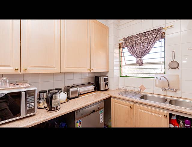 3 BEDROOM TOWNHOUSE FOR SALE IN ALBERTON NORTH